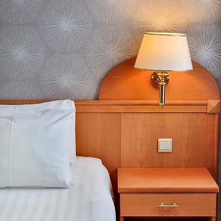 Cardinal Hotel